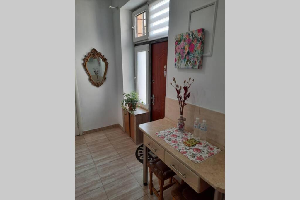 Central Apartment On Rynok Square Lviv Eksteriør billede