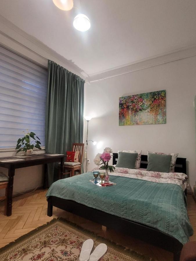 Central Apartment On Rynok Square Lviv Eksteriør billede